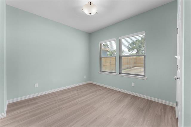 Building Photo - 2027 Bluebonnet Ave