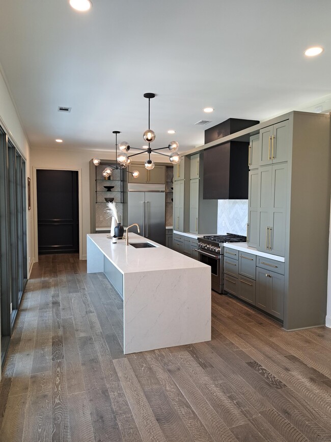 Building Photo - 7085 Fain Park Dr