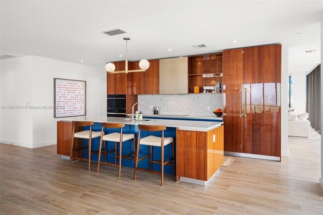 Building Photo - 2678 Tigertail Ave