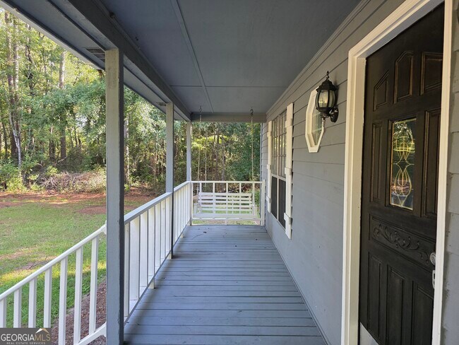 Building Photo - 206 Old Lake Rd