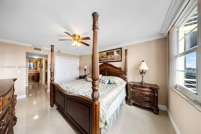 Building Photo - 3095 N Course Dr