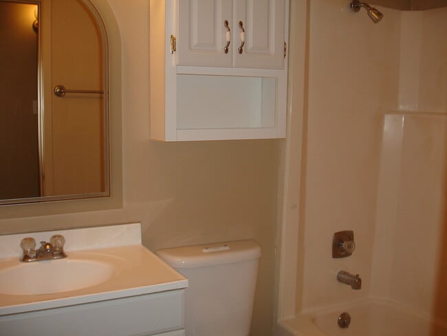 Building Photo - Peach Grove