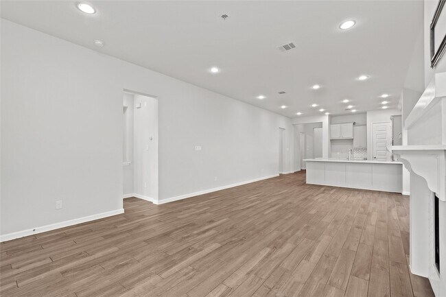 Building Photo - 5030 Morrison Dr