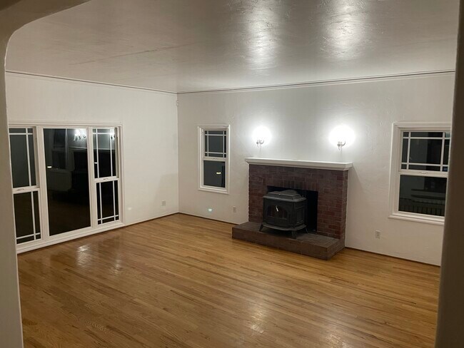 Building Photo - 406 Brewington Ave