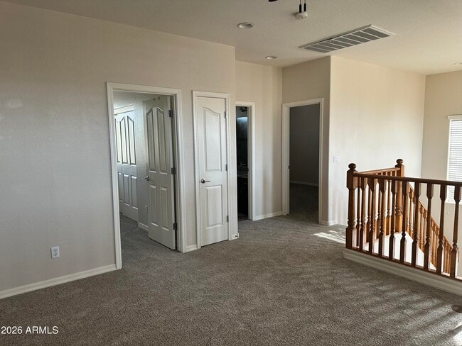 Building Photo - 419 W Balsam Dr