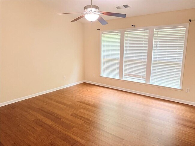 Building Photo - 2380 Fairlie Dr