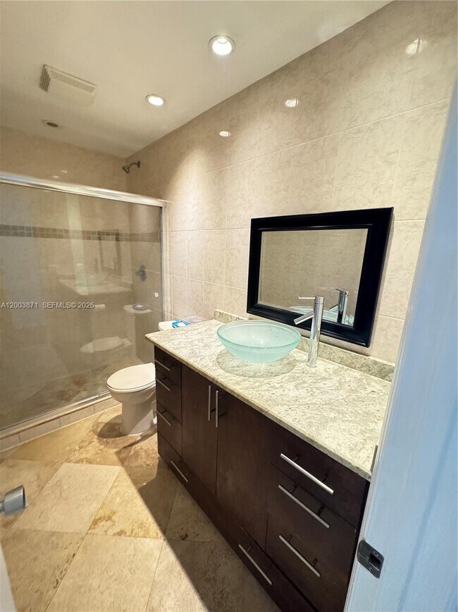 Building Photo - 3920 Woodside Dr