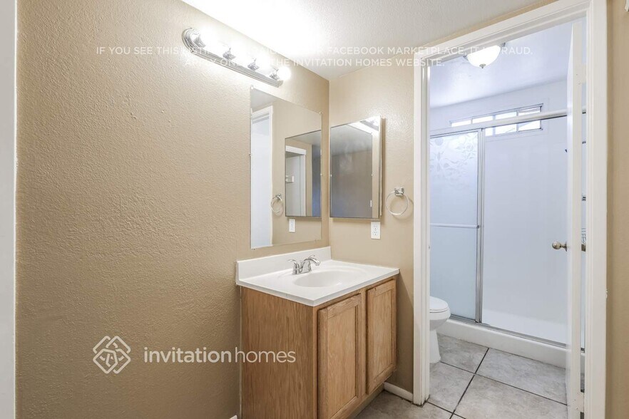 Building Photo - 3410 N 90th Dr