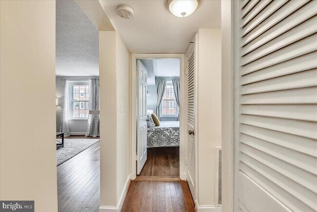 Building Photo - 3057 S Buchanan St