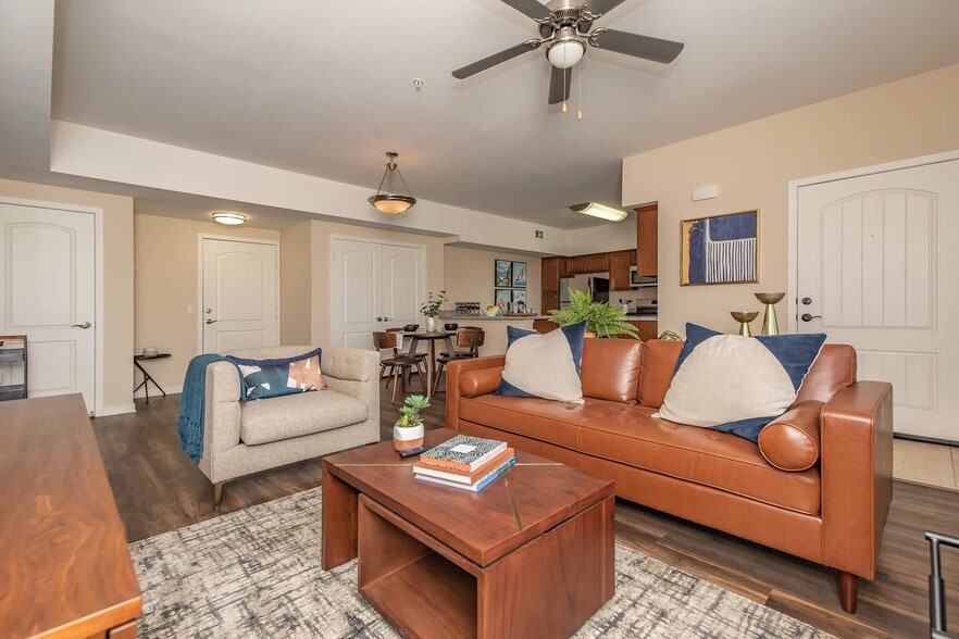 Building Photo - Vineyards at Palm Desert Apartment Homes
