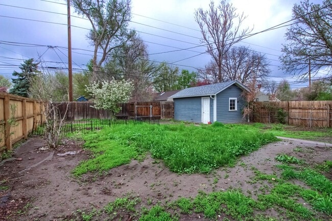 Building Photo - Charming 3 bedroom House in the heart of E...