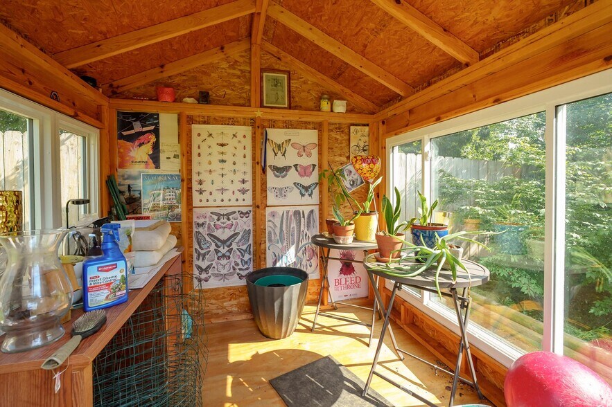 Building Photo - 7817 Chippewa St