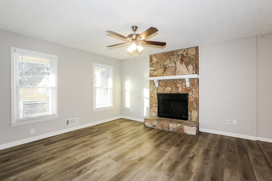 Building Photo - 709 Fallowfield Dr