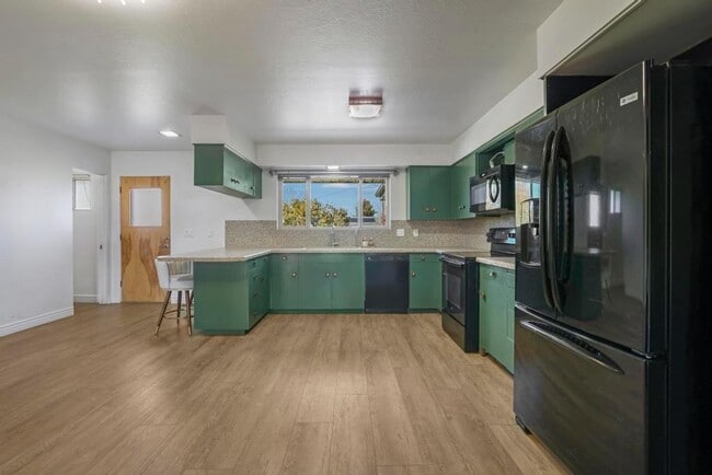 Building Photo - 216 Diana Dr