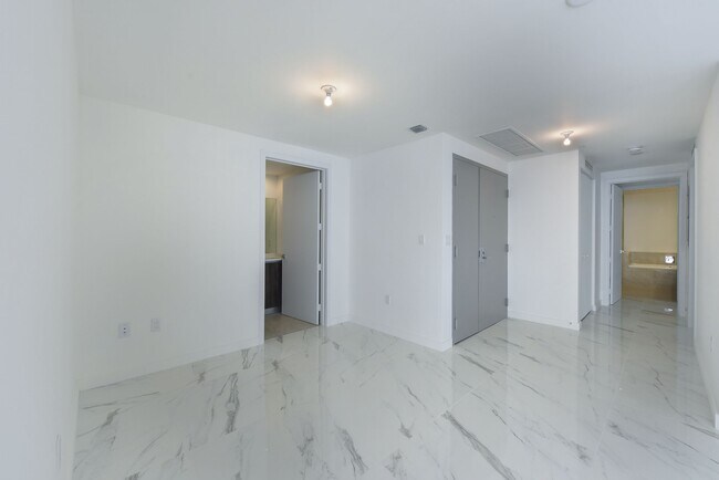 Building Photo - 488 NE 18th St