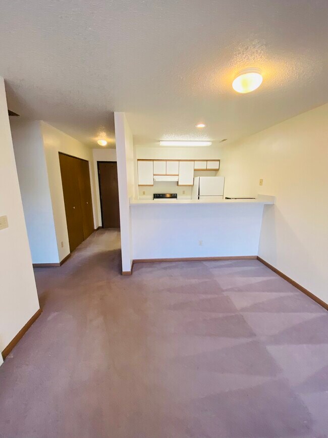 Building Photo - 365 Beaver Kreek Center