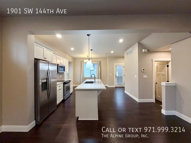Building Photo - 1901 SW 144th Ave