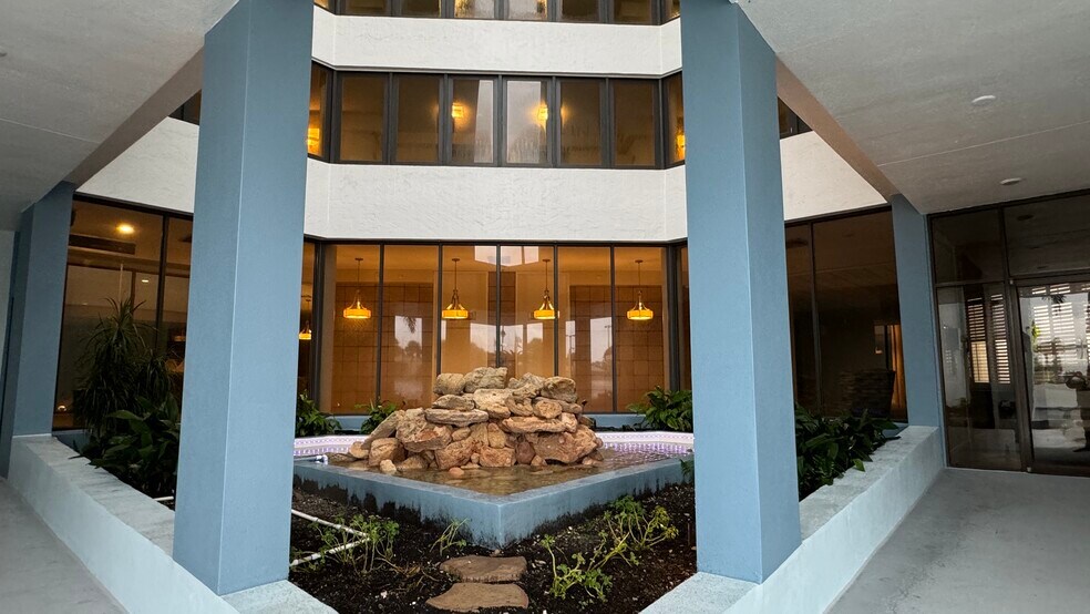 Building Photo - 3047 S Atlantic