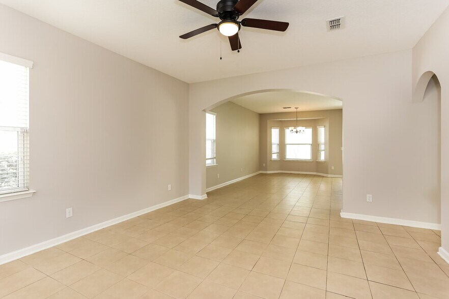 Building Photo - 497 Deercroft Ln