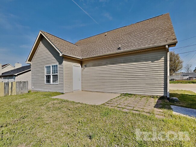 Building Photo - 947 Lavergne Ln