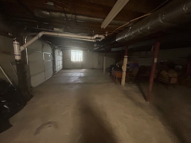 Building Photo - 10 Bevlyn Dr