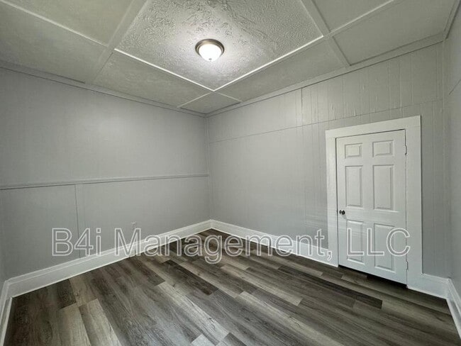 Building Photo - 407 Circus St