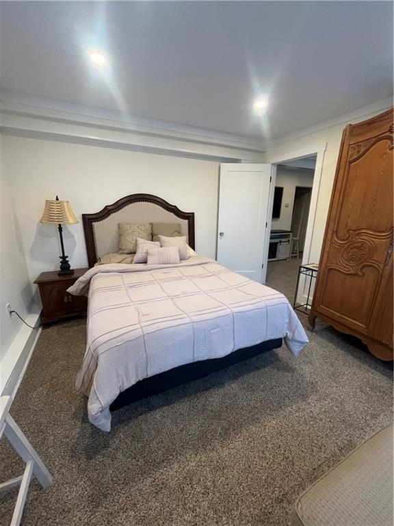 Building Photo - 554 E Main Rd