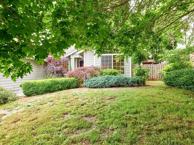 Building Photo - 3 bed, 2 bath single-level home in South Salem