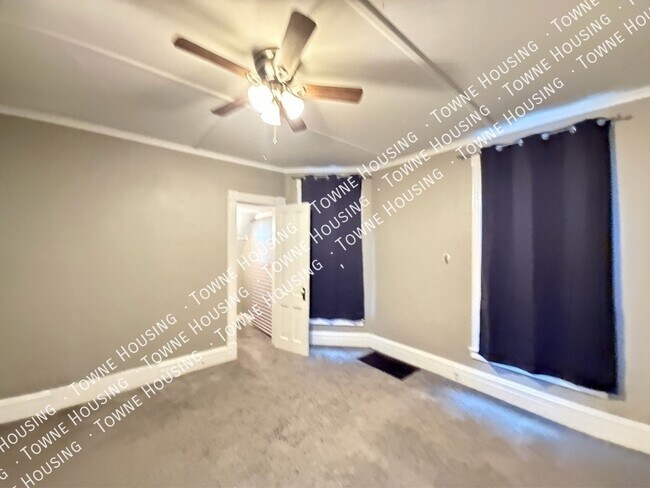 Building Photo - 321 Washburn St