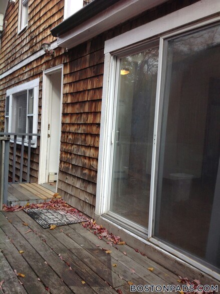 Building Photo - 154 Pearl St