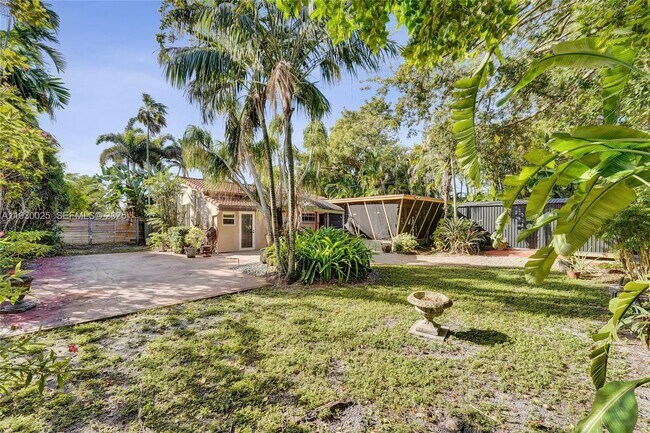 Building Photo - 2611 Roosevelt St