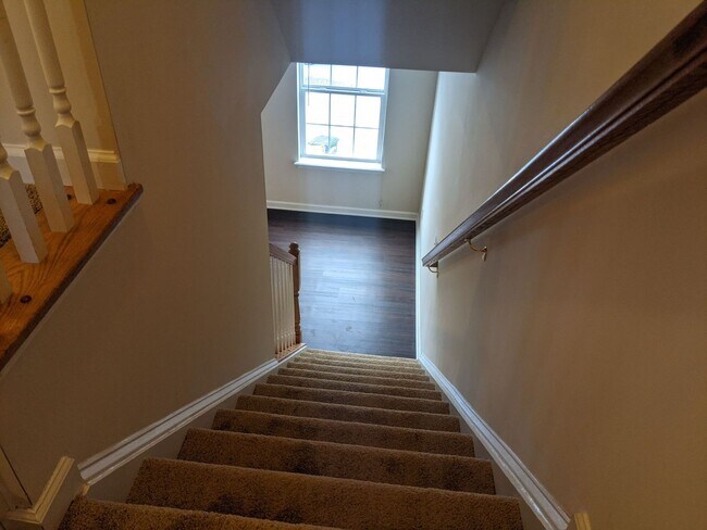 Building Photo - 3 Bedroom Townhouse for Rent in Waynesboro!