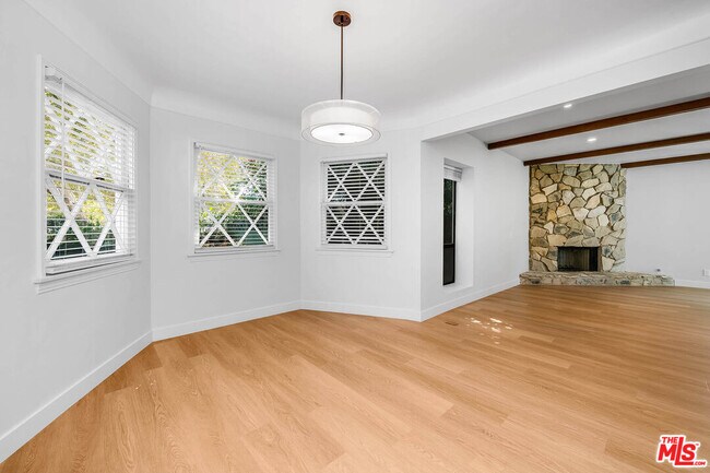 Building Photo - 1400 W Clark Ave