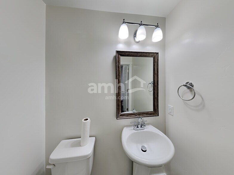 Building Photo - 574 Fireside Ln