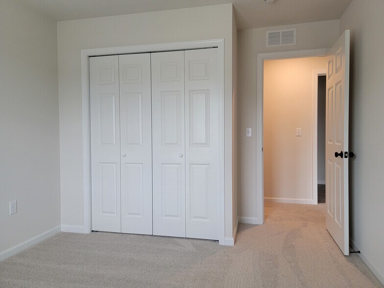 Building Photo - 87 Beech Tree Ct