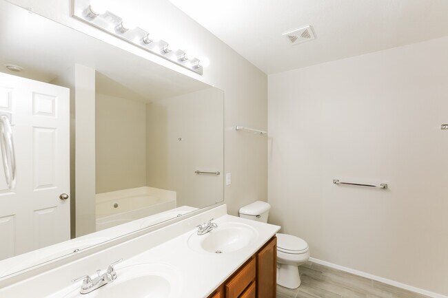 Building Photo - 11219 W Garfield St