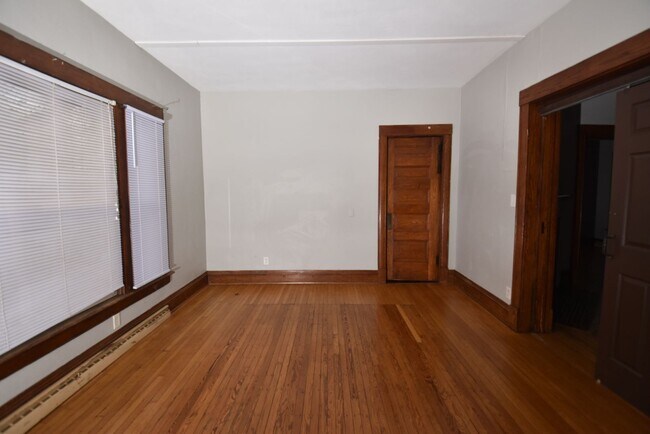 Building Photo - 508 S St Joseph St