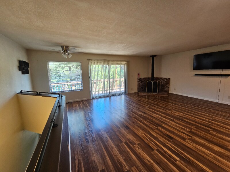 Building Photo - 2321 Birchwood Way