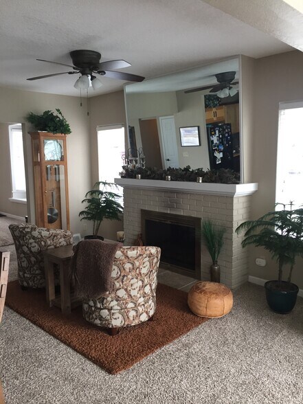 Building Photo - 208 Chestnut Ave