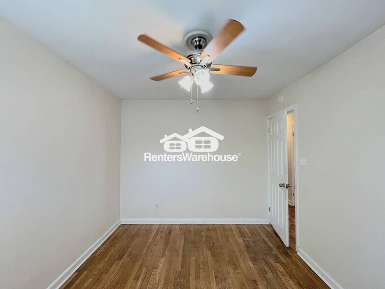 Building Photo - 1121 Sherry Ave