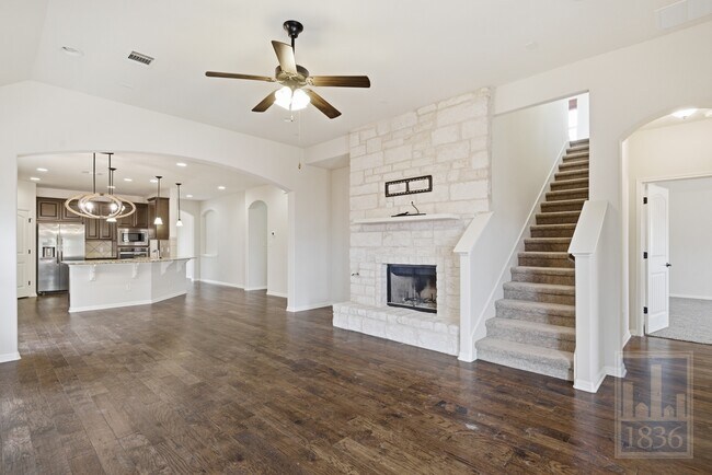 Building Photo - 8336 Paola St