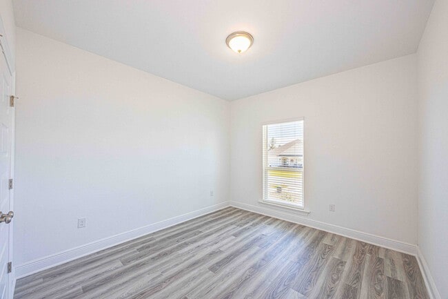 Building Photo - 12591 Shoshoney Cir