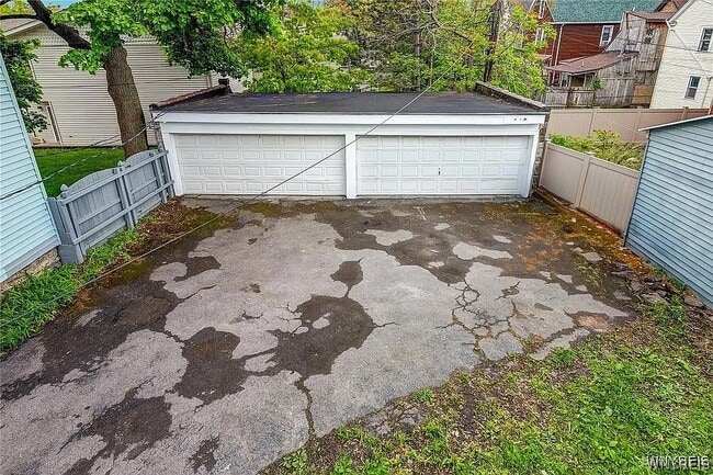 Building Photo - 405 W Ferry St