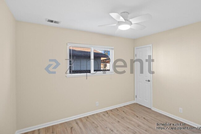 Building Photo - 8370 Parish Way