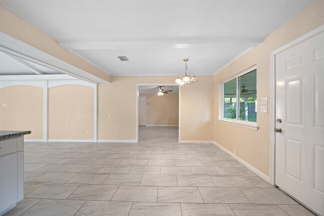 Building Photo - 19218 Enchanted Oaks Dr