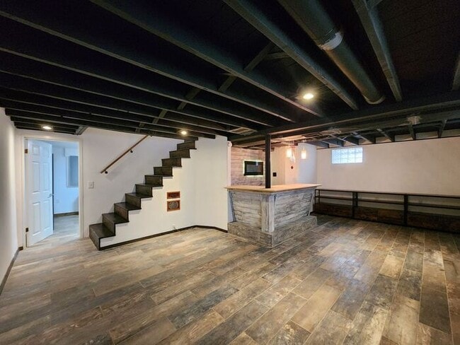 Building Photo - Beautiful and Spacious 3BR 2BA Home w/ Remodeled Kitchen • Patio & Fenced Yard in St. Matthews