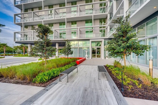 Building Photo - 2000 Metropica Wy