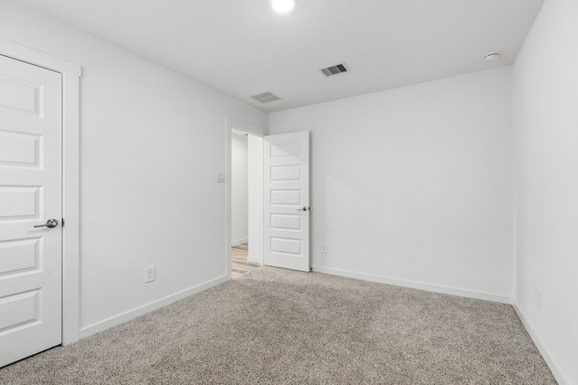 Building Photo - 31514 Avebury Lake Ln