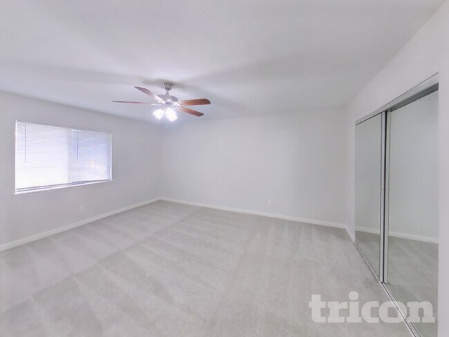 Building Photo - 2106 Newbury Dr