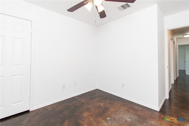 Building Photo - 223 N Mary Jo Dr